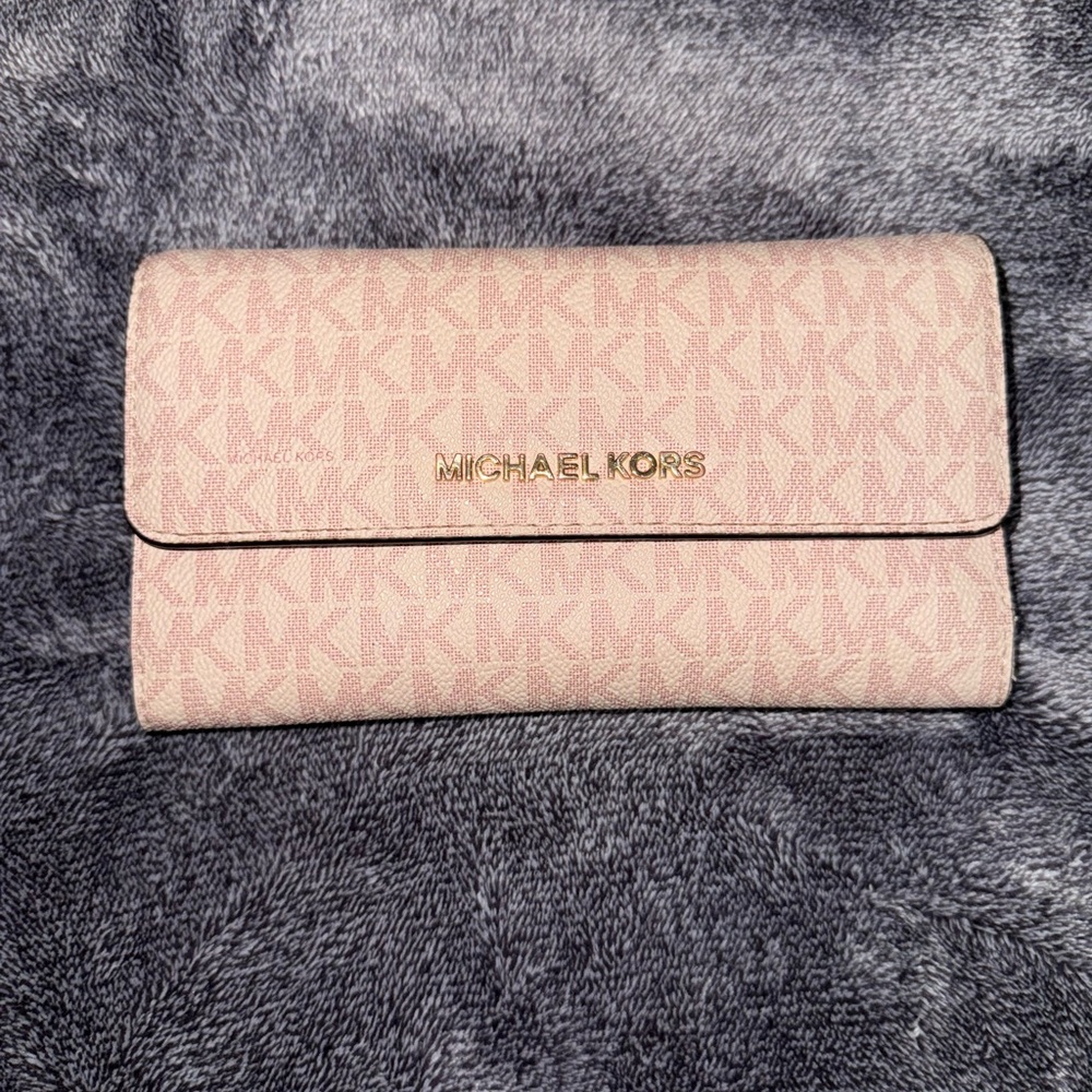 Michael Kors Pink Wallet